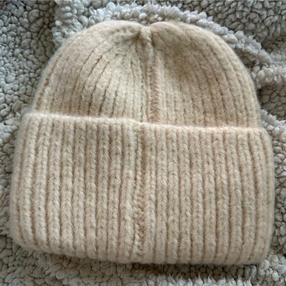 New! Arvores Women’s Cream & Black Ribbon Bows Beanie (K0088) - Picture 9 of 10